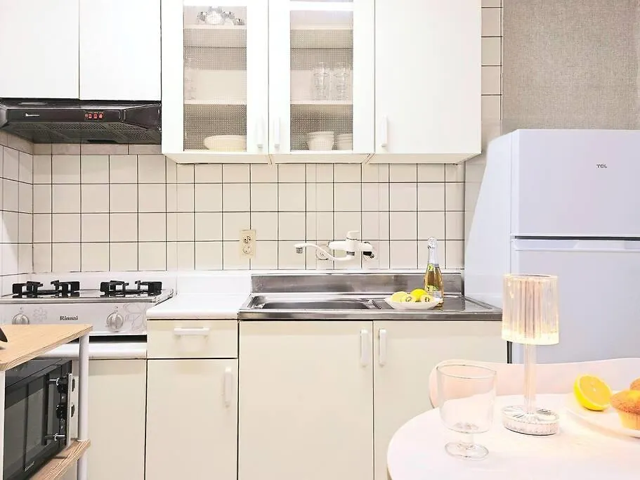 Apartament Gangnam Cozy Stay Near Sinnonhyeon, 3 Queen Beds, Sofa Seul Korea Południowa