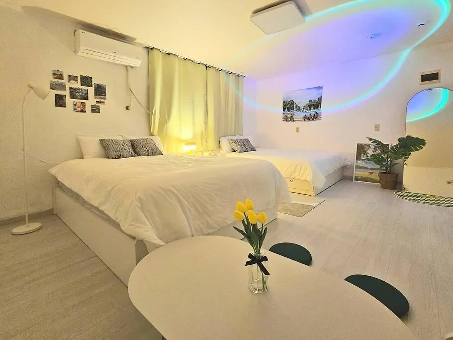 Apartman Gangnam Cozy Stay Near Sinnonhyeon, 3 Queen Beds, Sofa Szöul